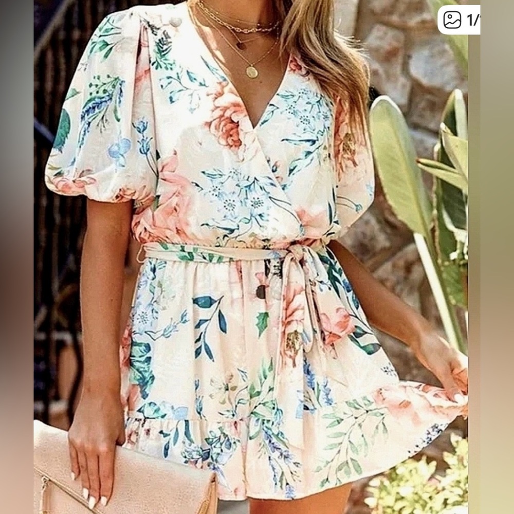 NWOT FLYING TOMATO FLORAL SHORT ROMPER FLOUNCE RUFFLE Resort Spring Romance Sz M